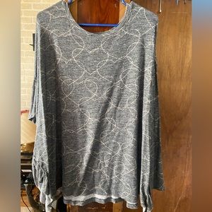 Grey sweater with light pink heart design